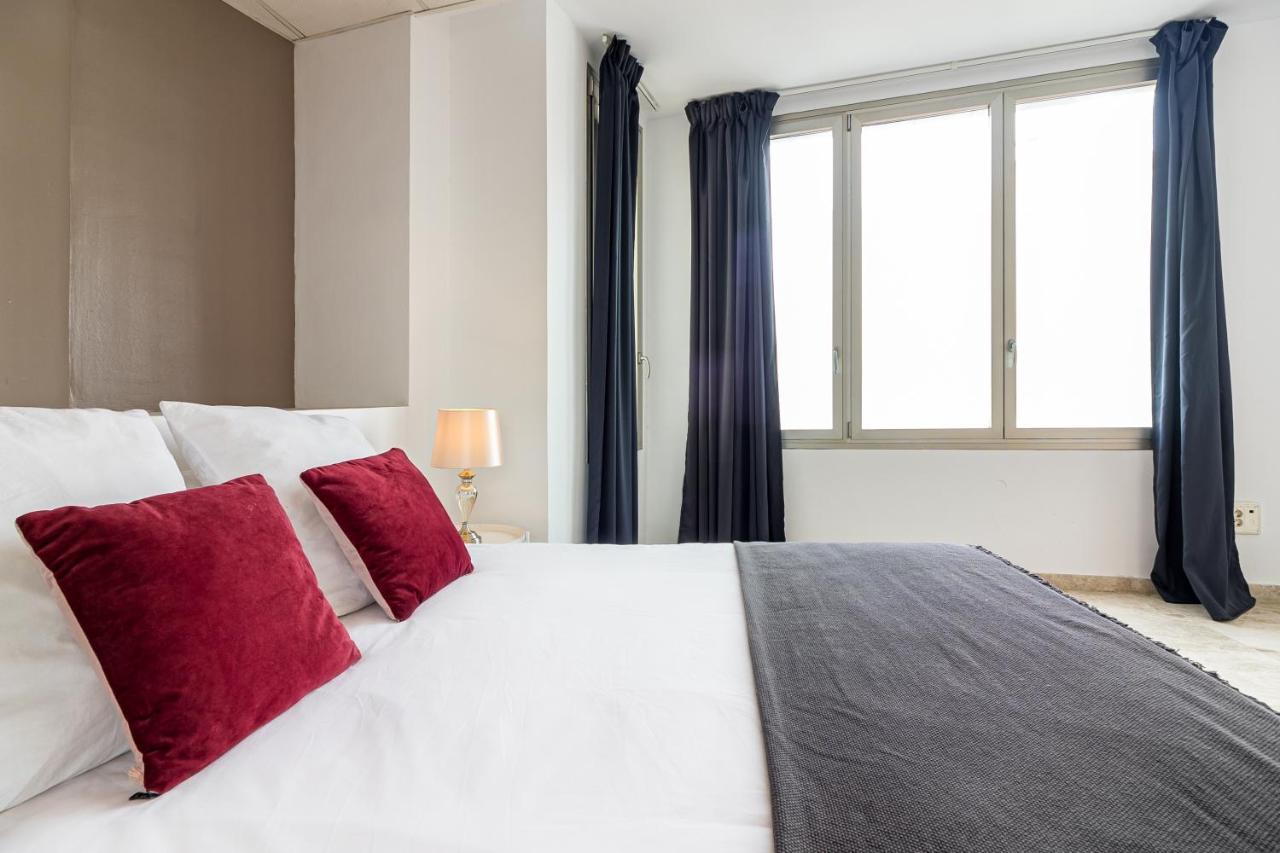 Saenz Suites Gallery By Bossh! Apartments Málaga Extérieur photo