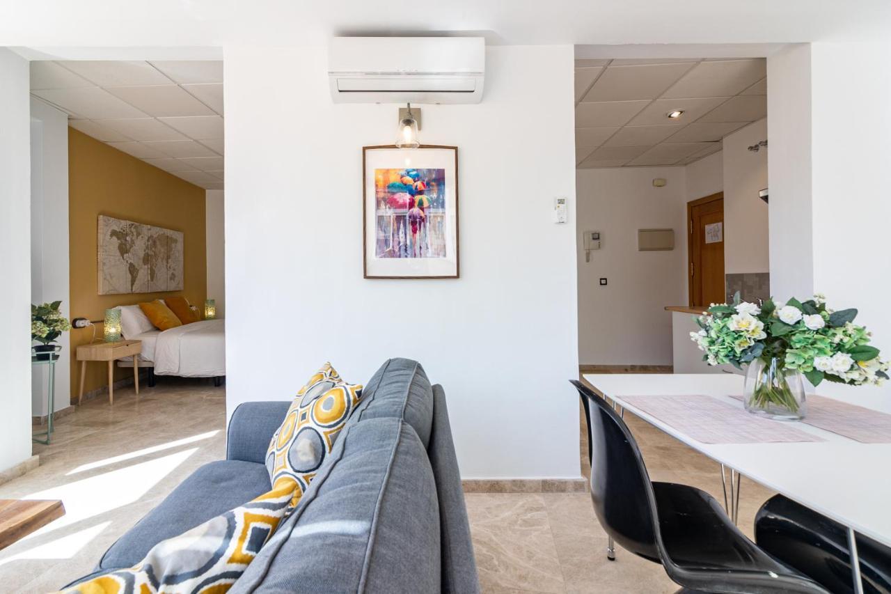 Saenz Suites Gallery By Bossh! Apartments Málaga Extérieur photo