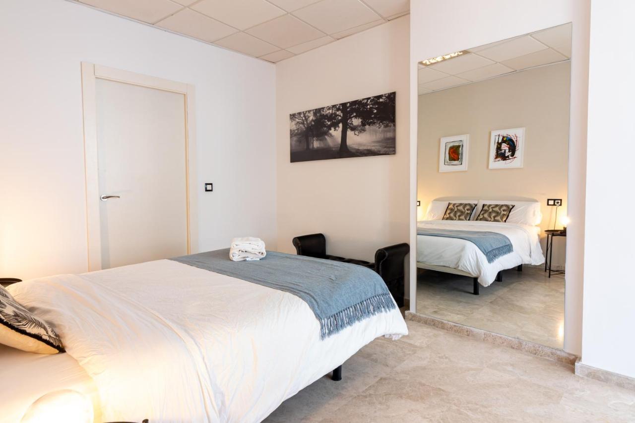 Saenz Suites Gallery By Bossh! Apartments Málaga Extérieur photo