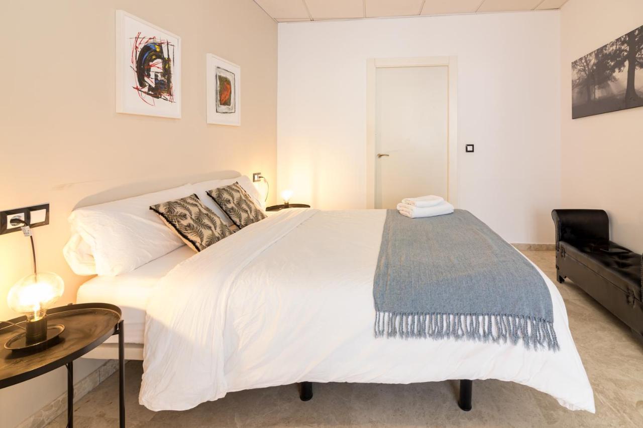 Saenz Suites Gallery By Bossh! Apartments Málaga Extérieur photo