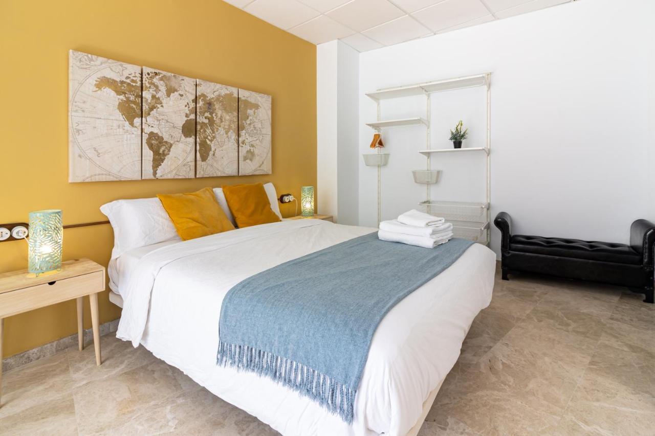 Saenz Suites Gallery By Bossh! Apartments Málaga Extérieur photo